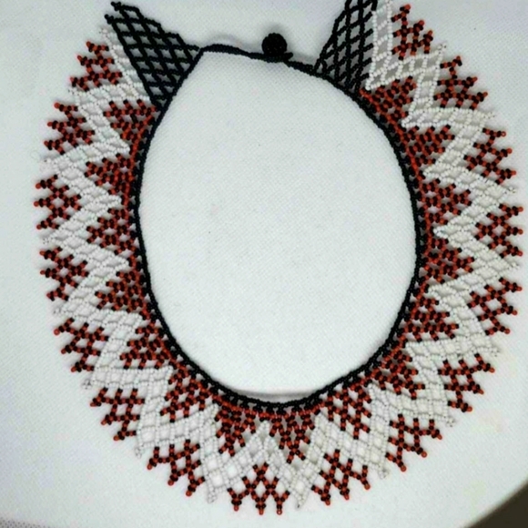 Handcrafted seed bead necklace - Picture 6 of 7